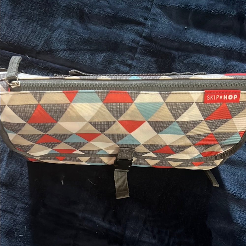 Skip Hop Changing stations Patterned Bag - Picture 2 of 7